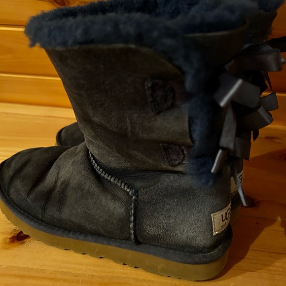 Women’s Uggs size 7 - Picture 4 of 8